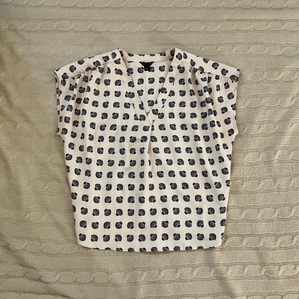Women's Cream/White and Black Seashell Top